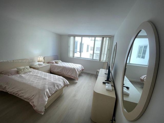 5005 Collins Ave 424, Miami Beach, FL 33140