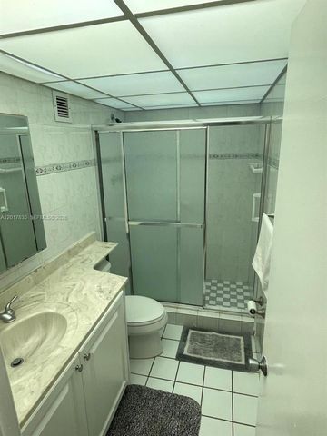 5005 Collins Ave 424, Miami Beach, FL 33140