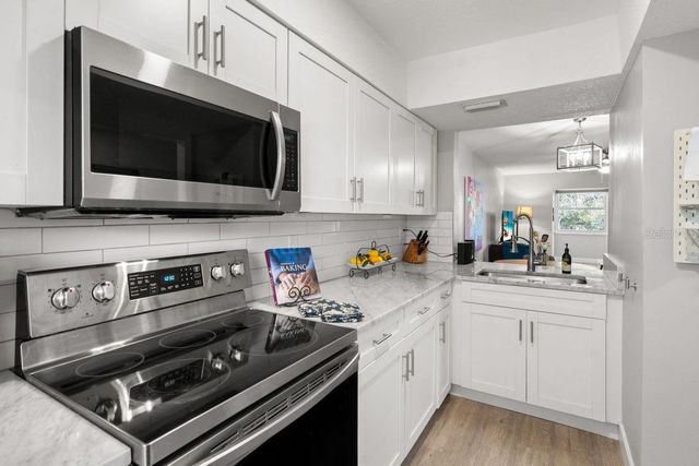 300 CLYDE LANE 215, Dunedin, FL 34698