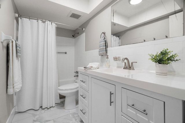 300 CLYDE LANE 215, Dunedin, FL 34698