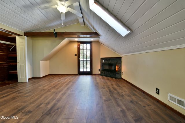 10 Katherine Terrace, Clifton Park, NY 12065