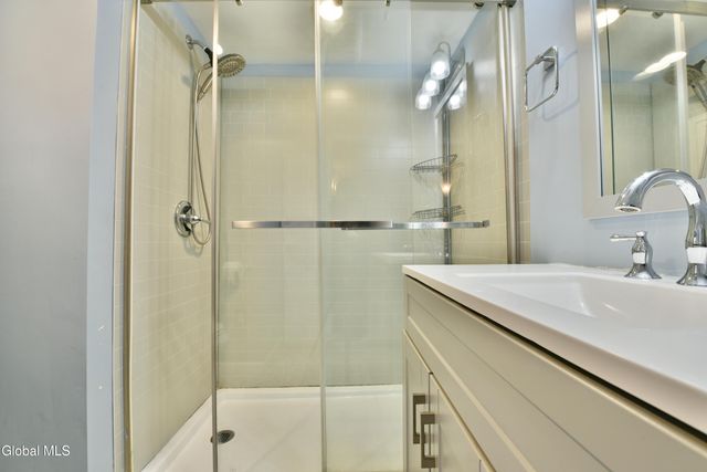 10 Katherine Terrace, Clifton Park, NY 12065