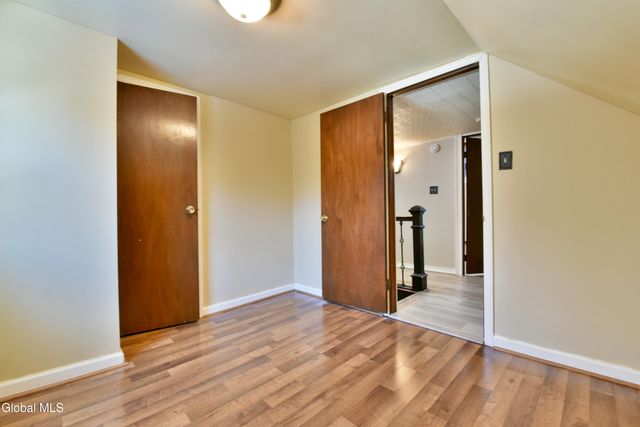 10 Katherine Terrace, Clifton Park, NY 12065