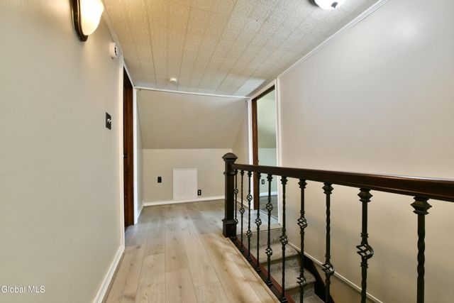 10 Katherine Terrace, Clifton Park, NY 12065