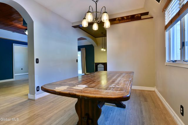 10 Katherine Terrace, Clifton Park, NY 12065