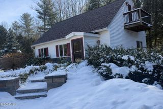 10 Katherine Terrace, Clifton Park, NY 12065