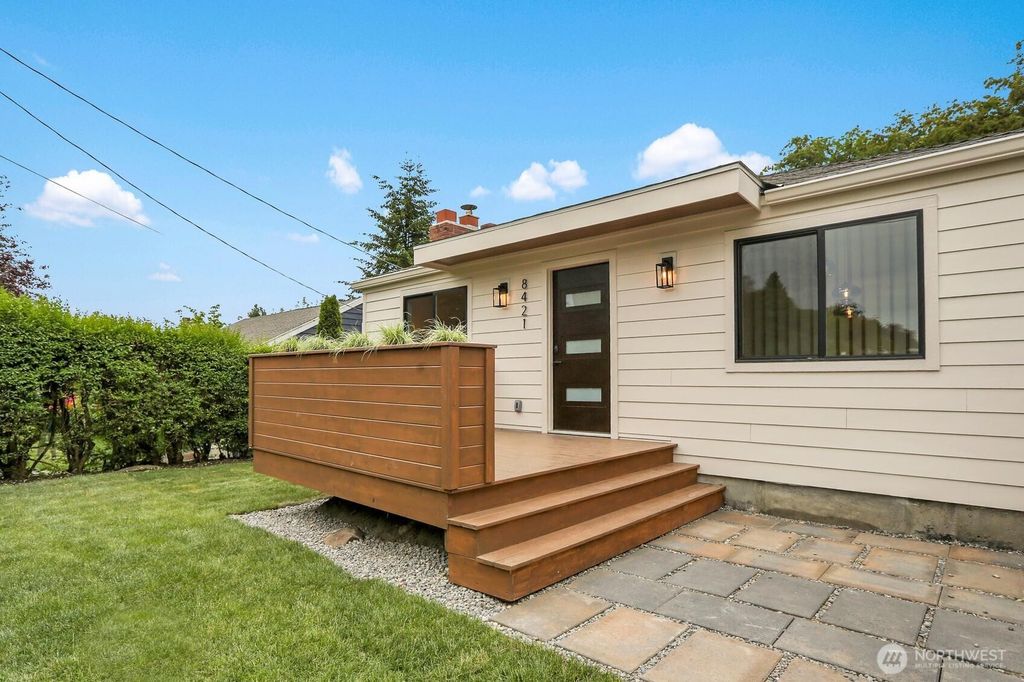 8421 39th Avenue SW, Seattle, WA 98136