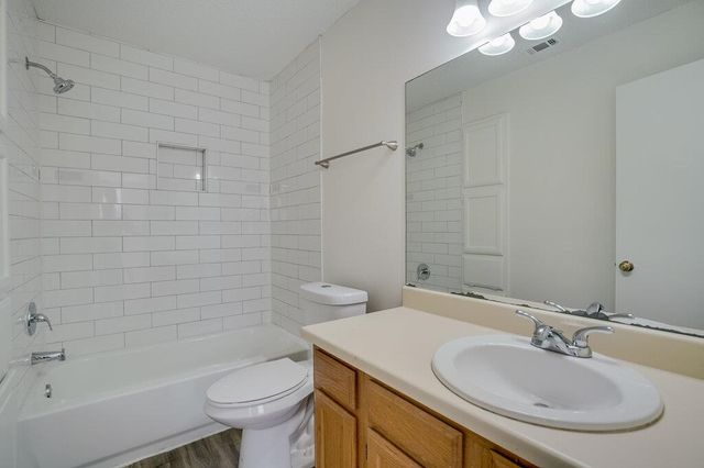 616 Greenlawn BLVD Right Side, Round Rock, TX 78664