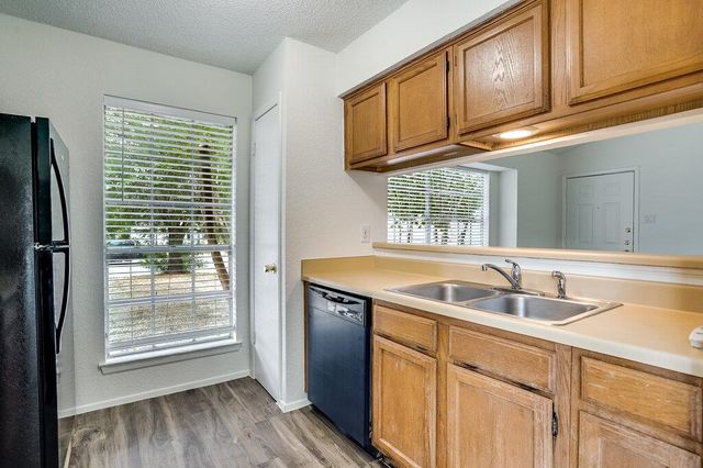 616 Greenlawn BLVD Right Side, Round Rock, TX 78664