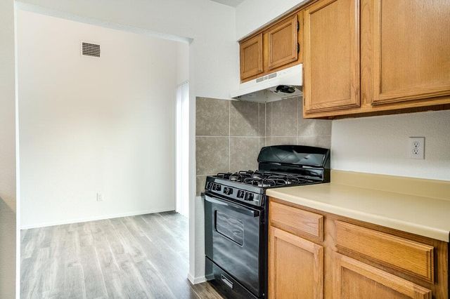 616 Greenlawn BLVD Right Side, Round Rock, TX 78664