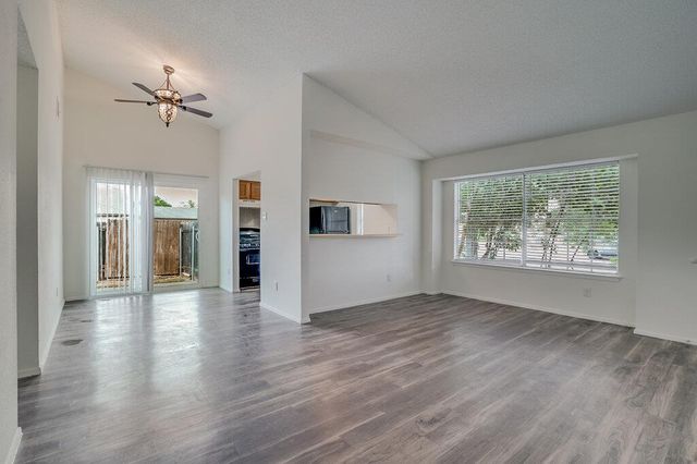 616 Greenlawn BLVD Right Side, Round Rock, TX 78664