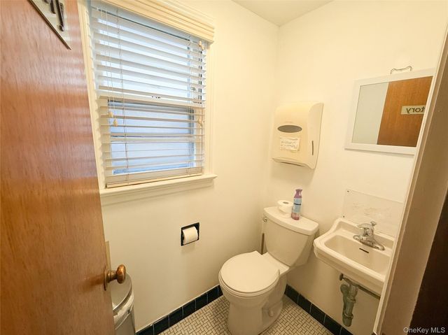 20917 Union Turnpike, Oakland Gardens, NY 11364