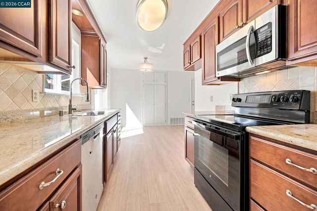6861 Brighton Drive, Dublin, CA 94568