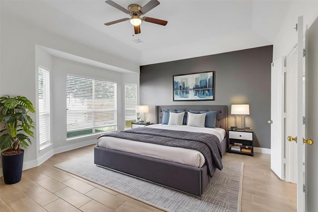 12426 Shadowpoint Drive, Houston, TX 77082