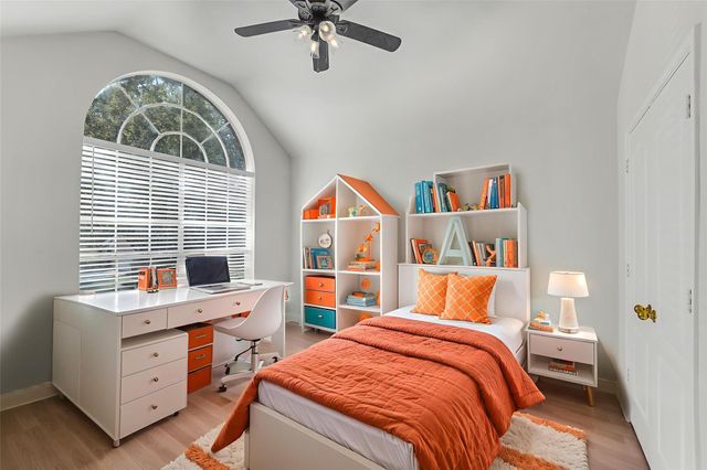 12426 Shadowpoint Drive, Houston, TX 77082