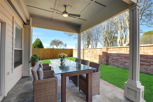 12426 Shadowpoint Drive, Houston, TX 77082