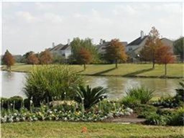 12426 Shadowpoint Drive, Houston, TX 77082