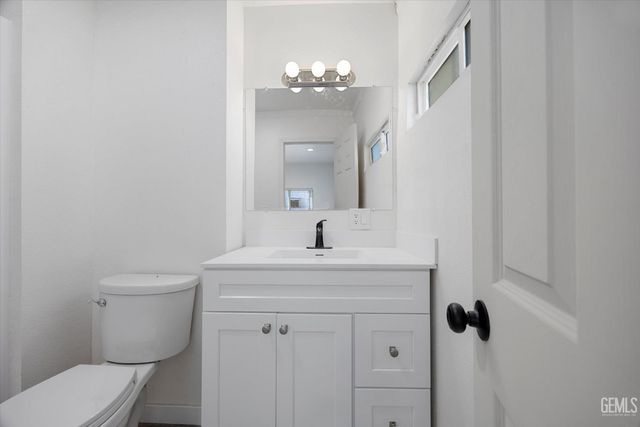 6601 Eucaliptus 84, Bakersfield, CA 93306