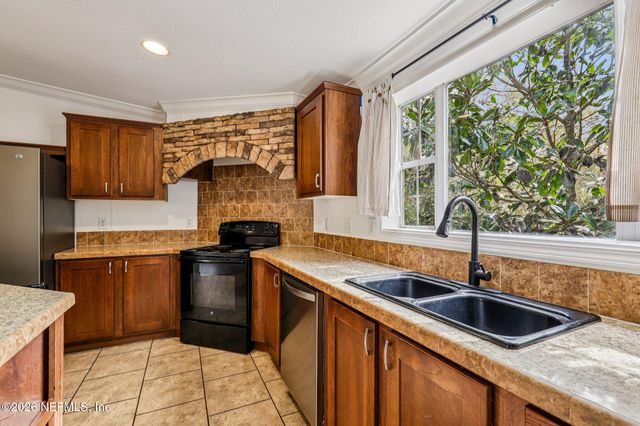 13725 WEBB Road, Jacksonville, FL 32218