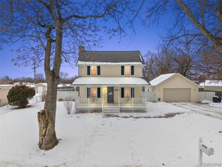 4755 Forest Avenue, Waterford, MI 48328