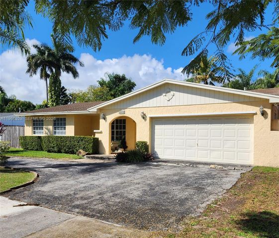 19810 SW 83rd Ave, Cutler Bay, FL 33189