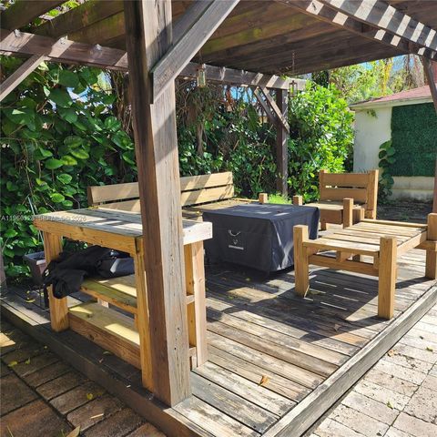 19810 SW 83rd Ave, Cutler Bay, FL 33189