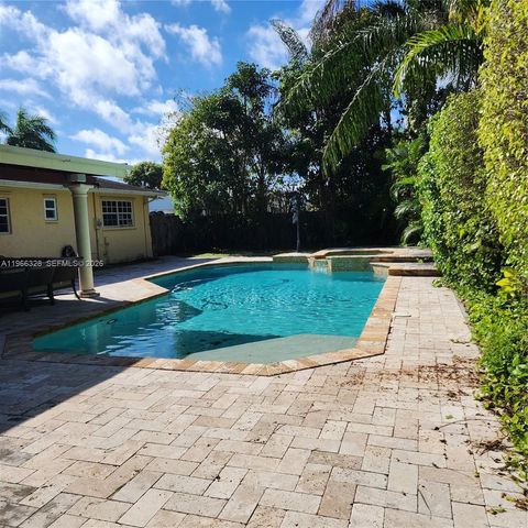 19810 SW 83rd Ave, Cutler Bay, FL 33189