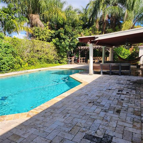 19810 SW 83rd Ave, Cutler Bay, FL 33189