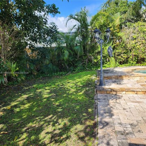 19810 SW 83rd Ave, Cutler Bay, FL 33189