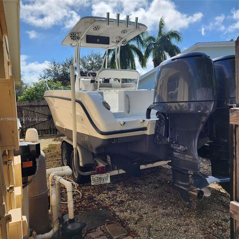 19810 SW 83rd Ave, Cutler Bay, FL 33189