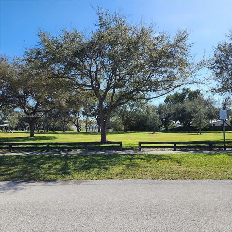 19810 SW 83rd Ave, Cutler Bay, FL 33189