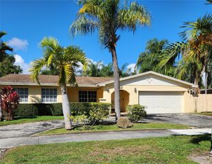 19810 SW 83rd Ave, Cutler Bay, FL 33189