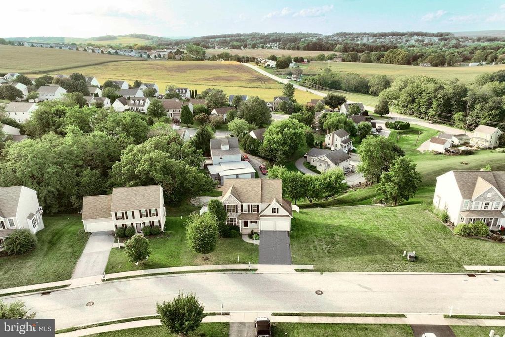 115 AVA DR, Red Lion, PA 17356
