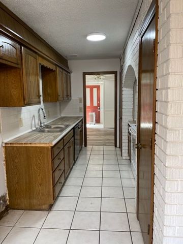 7815 E 77th Place, Tulsa, OK 74133