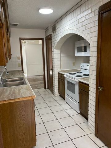 7815 E 77th Place, Tulsa, OK 74133