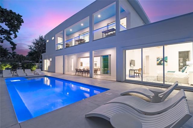 2585 CLEMATIS STREET, Sarasota, FL 34239