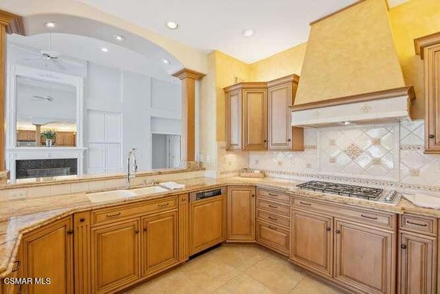 1739 Sandcroft Street, Lake Sherwood, CA 91361