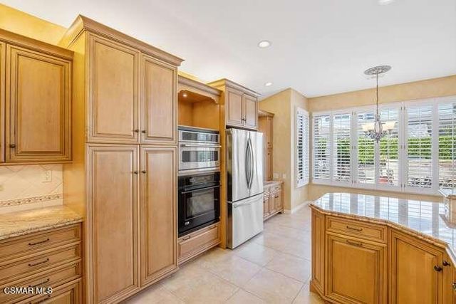 1739 Sandcroft Street, Lake Sherwood, CA 91361