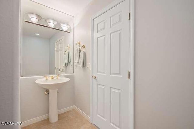 1739 Sandcroft Street, Lake Sherwood, CA 91361