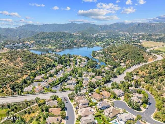 1739 Sandcroft Street, Lake Sherwood, CA 91361