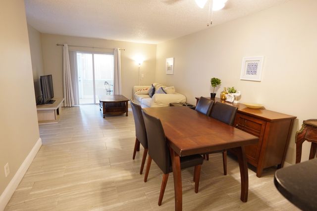 3000 E Sunrise Lakes Boulevard 123, Sunrise, FL 33322