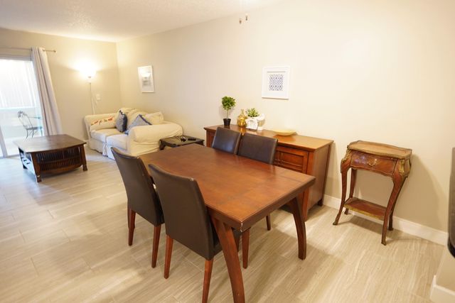 3000 E Sunrise Lakes Boulevard 123, Sunrise, FL 33322