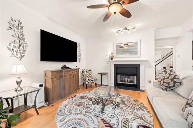 124 Spoon CT, Yorktown, VA 23693