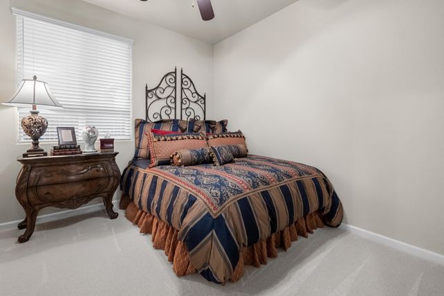 2327 W Flagstaff Court, Visalia, CA 93291