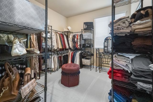 2327 W Flagstaff Court, Visalia, CA 93291