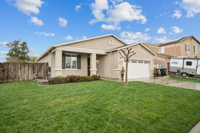 2327 W Flagstaff Court, Visalia, CA 93291