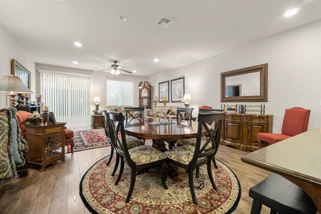 2327 W Flagstaff Court, Visalia, CA 93291