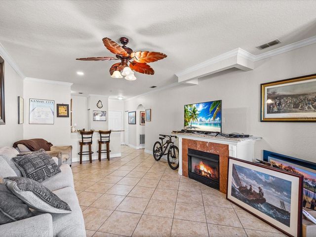 2731 VIA CAPRI 925, Clearwater, FL 33764