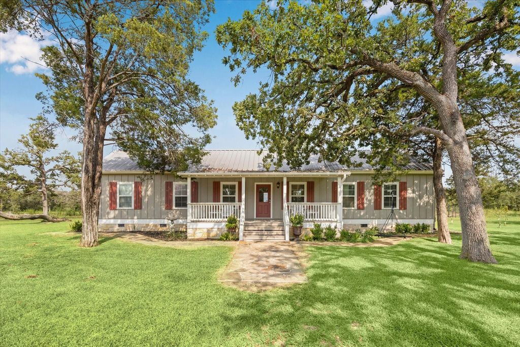 350 Floyd Lane, Round Top, TX 78954