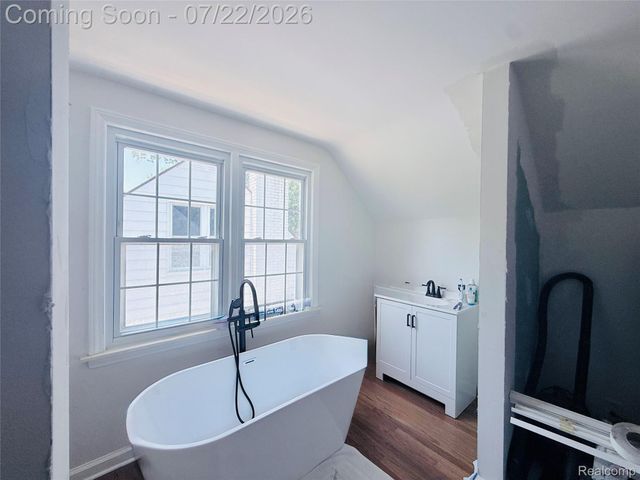 10425 Elgin Avenue, Huntington Woods, MI 48070